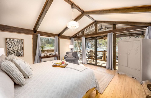 Alexander Cottage | The Makenzee at Ridgeview. Asheville rental! Luxurious Glamping!