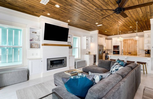 Ono Island House | The Meadows-Mallory Square North |Community Pool |Mins to Gulf Beaches |Gourmet Kitchen |Boat Dock