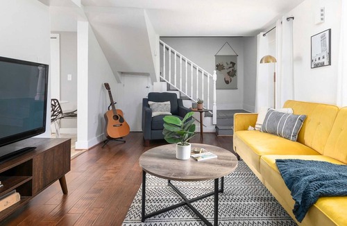 Crestline Heights Apartment | The Modern Magnolia S