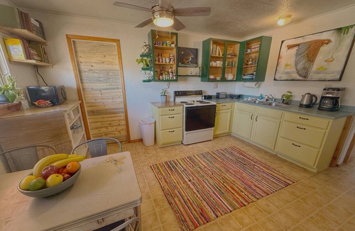 Bluff Hotel | The Mokee Motel (Room 1)