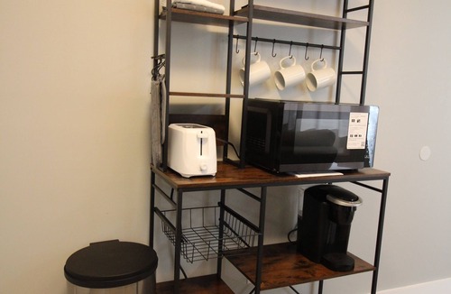 Huntsville Apartment | The Orbit-In - Chill, snooze and wake up ready in your safe, cozy 1 bedroom Apt