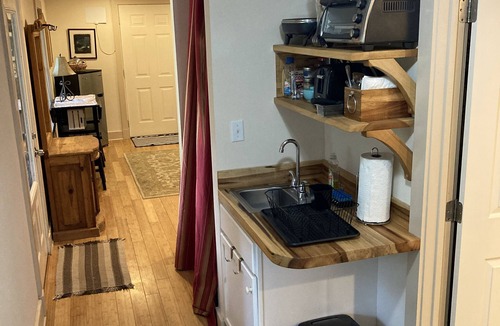 Fletcher Apartment | The perfect country get away only 15 minutes to downtown Asheville.