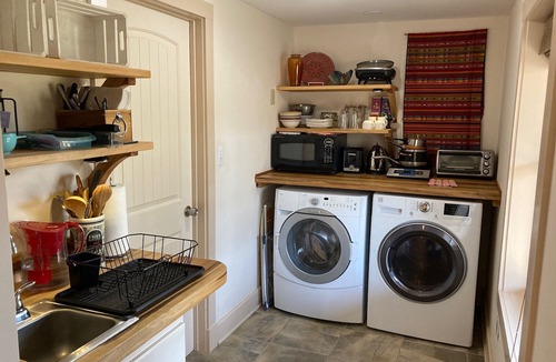Fletcher Apartment | The perfect country get away only 15 minutes to downtown Asheville.