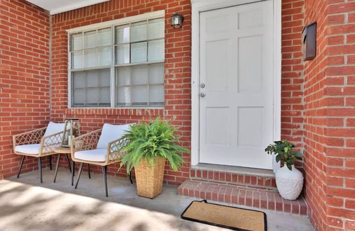 College Park House | The Retreat - 5 min to Airport & 15 min Downtown