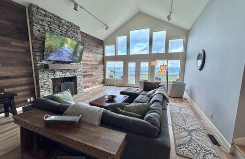 Trenton House | The Rock House - Incredible views, dreamy, and spacious with 3 lofts and library