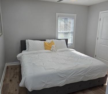 Atlanta House | The Silver Villa - 2 King Beds Minutes from Downto