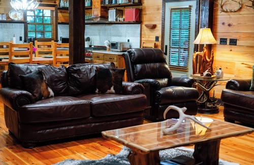 Miller County Cabin | The Springs Luxury 4BR Cabin Retreat on a Natural Spring, pet-friendly!