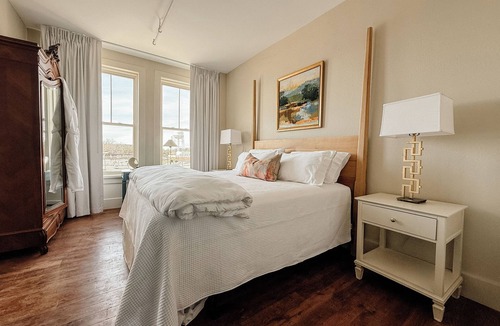 Albany Hotel | The St. Nicholas Hotel