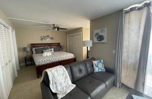 South Island Apartment | The Starfish Getaway 9th Floor Beach Front Condo