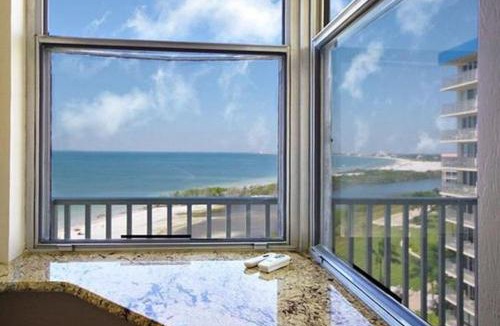 South Island Apartment | The Starfish Getaway 9th Floor Beach Front Condo
