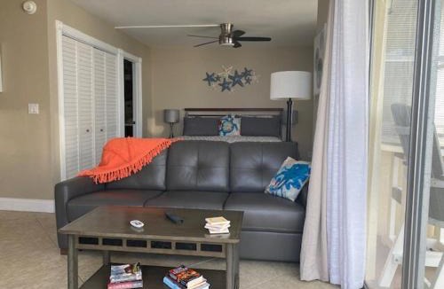 South Island Apartment | The Starfish Getaway 9th Floor Beach Front Condo