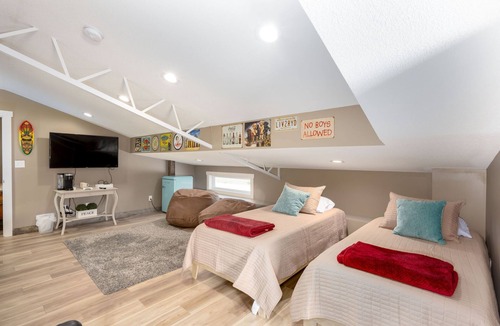 Alexander House | The Sunflower Barn