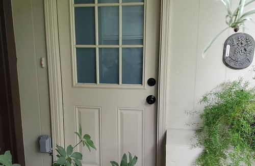 Arlington Apartment | "the Sweet", close to downtown, beaches, parks, colleges, airports & hospitals.