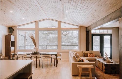 L'Amable Villa | The Wolfs Den
