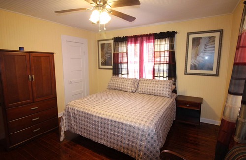 Cedar Grove House | This beautiful 1948 Bongo-low