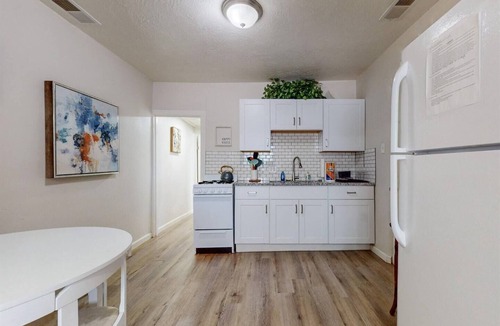 University Heights Apartment | This duplex is a 1 bedroom(s), 1 bathrooms, located in Albuquerque, NM.