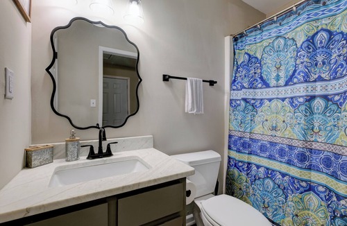 Newnan Villa | This villa is a 5 bedroom(s), 8 bathrooms, located in Newnan, GA.