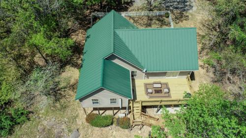 Houston House | Thistle Brae - Dock Toys Galore! And Pet-Friendly!