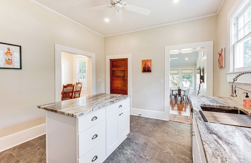 Thomasville House | Thomasville Cottage: Walk to Historic Downtown!