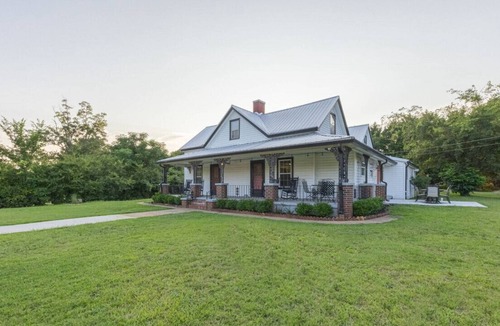 Athens House | Three bedroom house in United States of America, Athens