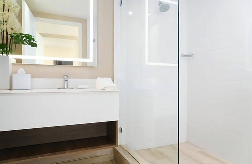 Bay Harbor Islands Hotel | Three Pet-friendly Units in Bay Harbor! With Balcony, Rooftop Pool, Parking!