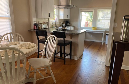 Brunswick Cottage | Tillman Cottage, Charming 3-bedroom cottage in Brunswick, accepting pets