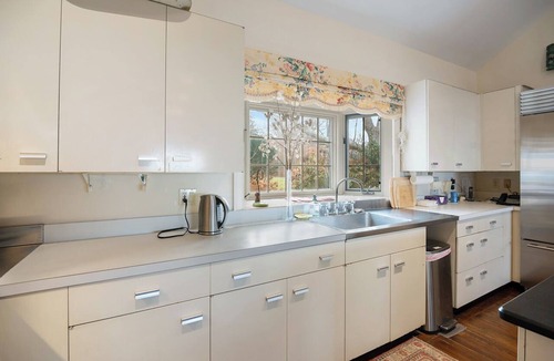 Gloucester House | Timeless Seaside Estate: 3 Lodgings, Private Beach