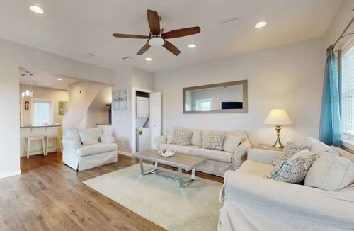 Ono Island House | "Toes in the Sand" Pool+Pet Friendly+Pickleball