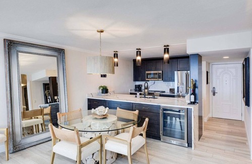 Punta Rassa Condo | Top floor! 3 Bedroom Harbour Tower Dream Vacation Rental in Harbour Tower offers stunning views!