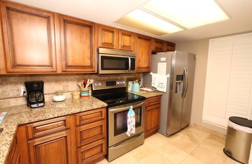 Orange Beach East Condo | Top floor unit with great water views!