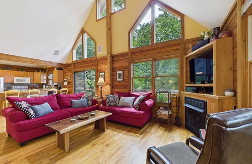 Leicester Cabin | Top of the Line Asheville Mountain Cabin