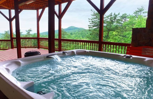 Dobson Cabin | Top Rated Mountain Cabin- 6 rooms w/outdoor living