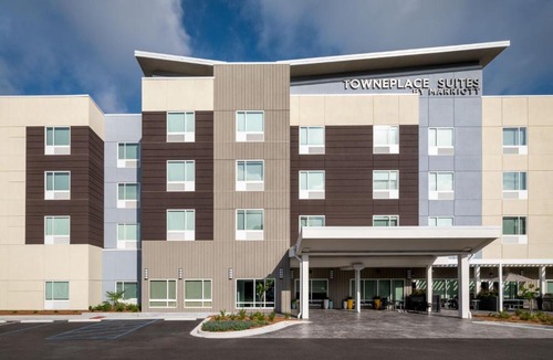 Brunswick Hotel | TownePlace Suites by Marriott Brunswick