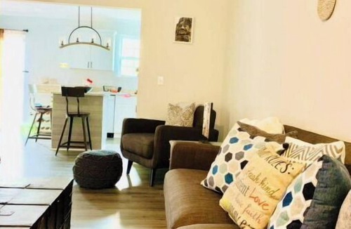 Charleston House | Townhome minutes away from downtown Charleston and Folly Beach