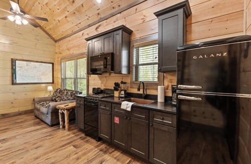 Rocky Grove Cabin | Trailhead Lodge #13 Loft + Fire Pit