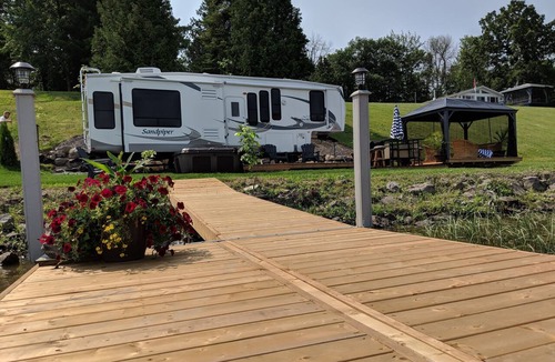 Clarence-Rockland Cottage | Tranquil Waterfront