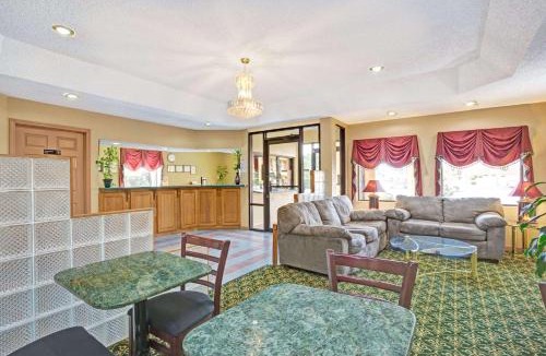 Forest Park Hotel | Travelodge by Wyndham Forest Park Atlanta South