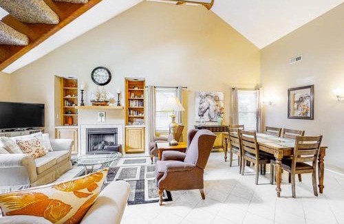 Oak Grove House | Turtle Pond