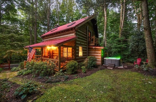 Maggie Valley Cabin | Twin Creeks Refuge, a log cabin, Pet friendly