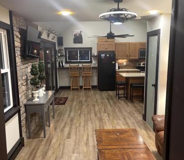 Altamont House | Twin Oaks Cabin at Linville, Private, New remodel