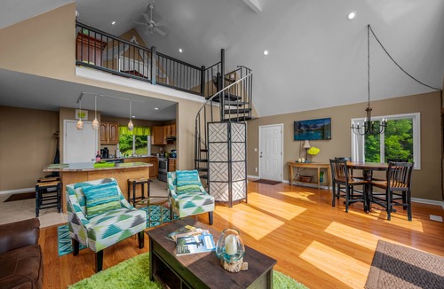 Sevierville Ski Chalet | Unforgettable Sunrise View, Dual Living Spaces & on Douglas Lake by Pigeon Forge