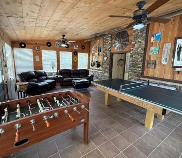 Bridgeport Ski Chalet | Unique Mountaintop Cabin on small farm with WiFi and outdoor pavilion