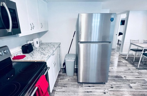 Atlanta House | Unwind & Explore! 2BR Retro Bungalow Downtown ATL