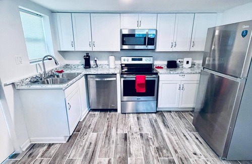 Atlanta House | Unwind & Explore! 2BR Retro Bungalow Downtown ATL