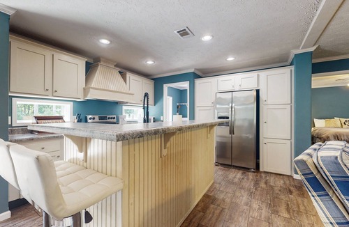 Clarkesville House | Updated kitchen, outdoor seating, drive to all the area waterfalls