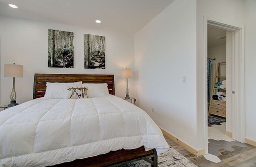 Park City Condo | Updated Lakeview Condo Near Jordanelle- Available Early Spring and Memorial Day