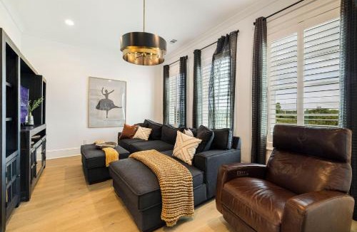 Hitch Village - Fred Wessels Homes House | Upper East River by Lucky Savannah