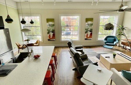 Macon Condo | Upscale Downtown Luxury Penthouse with PARKING