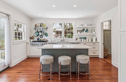 East Beach House | Upscale East Beach & Pool