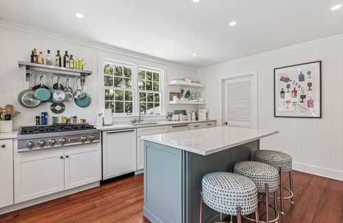 East Beach House | Upscale East Beach & Pool